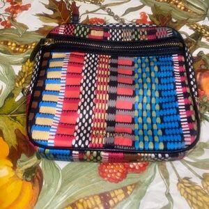 Vera Bradley Medium Zip Crossbody in Cha Cha Poly-Twill-23” Straps/7”x7”